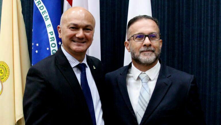 Chico Preto dispara contra Coronel Menezes: 'se tiver juízo desiste do Senado'