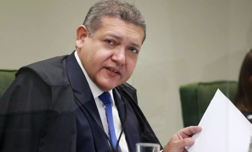 Ministro do STF suspende julgamento sobre linguagem neutra nas escolas
