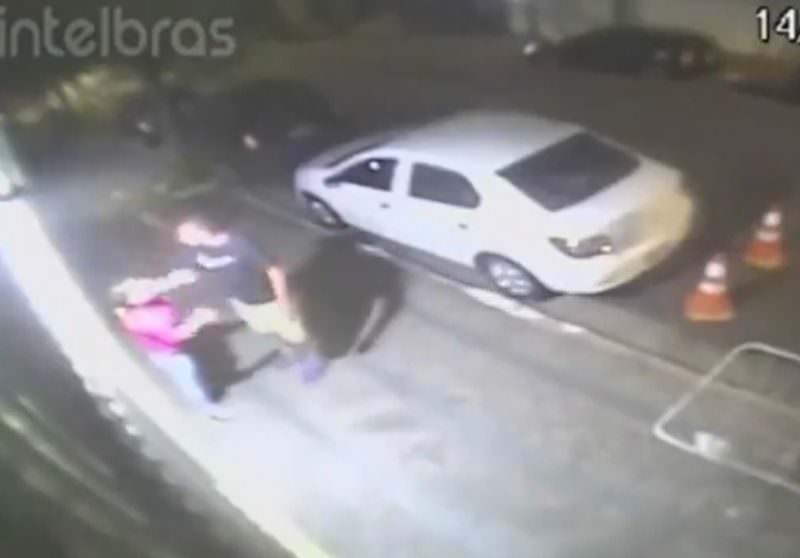 Vídeo: marido espanca mulher por achar que estava sendo traído
