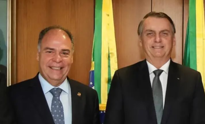 Líder de Bolsonaro no Senado, Fernando Bezerra entrega cargo após derrota no TCU