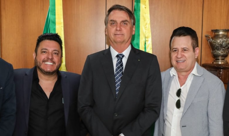 Bolsonaro participará de futebol no time de Bruno e Marrone contra Gusttavo Lima