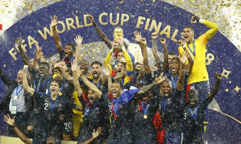 Copa do Mundo a cada 2 anos arrecadaria mais de U$ 4 bi extra, diz Fifa