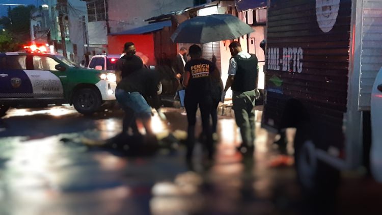 Homem é executado a tiros e outros dois ficam feridos no bairro São José