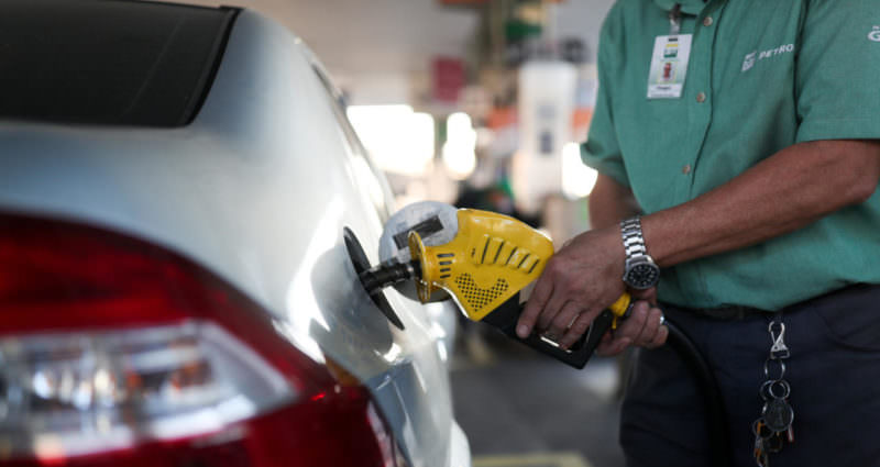 Petrobras reduz R$ 0,10 do preço da gasolina para distribuidoras