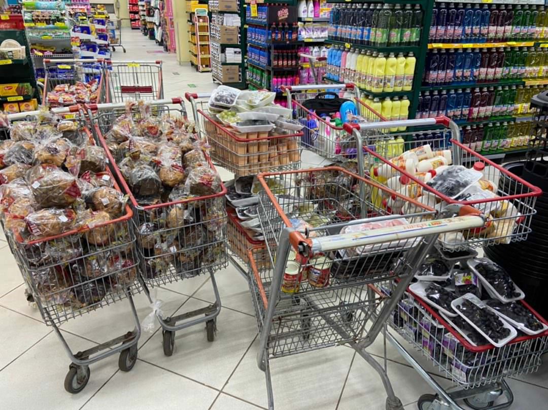 Procon recolhe mais de 160Kg de produtos vencidos em supermercado de Manaus