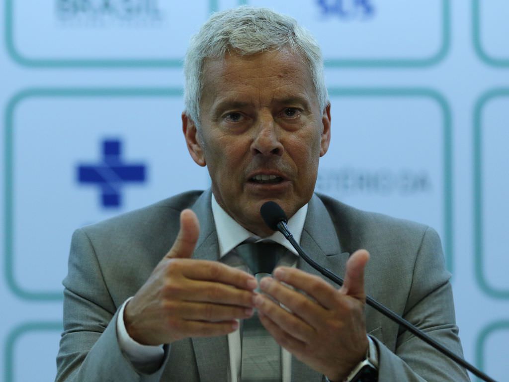 Janeiro pode ter aumento de casos da covid devido a Ômicron, diz especialista
