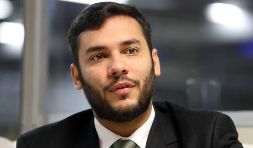 Platiny vira alvo do MP por contratação suspeita em seu antigo gabinete na Aleam