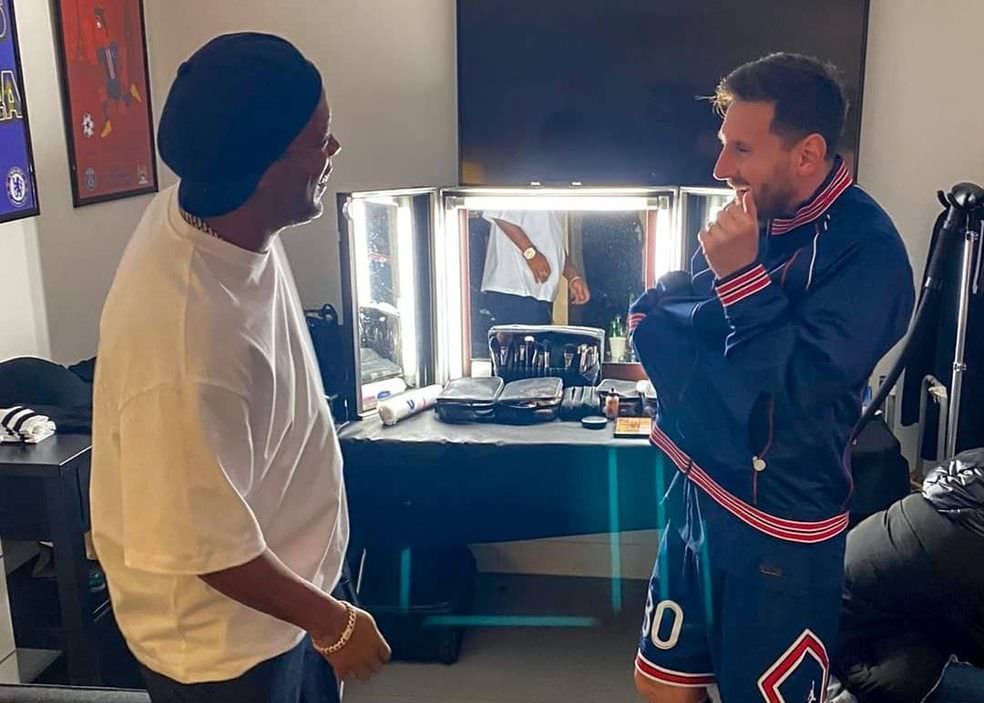 Em vídeo, Messi, Sergio Ramos e Neymar exaltam Ronaldinho Gaúcho: 'único'