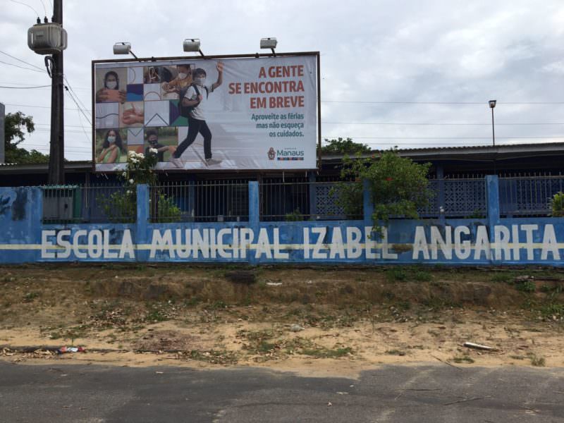 Vídeo: mãe relata sentir 'tristeza imensa' ao matricular filha em escola abandonada pela Semed