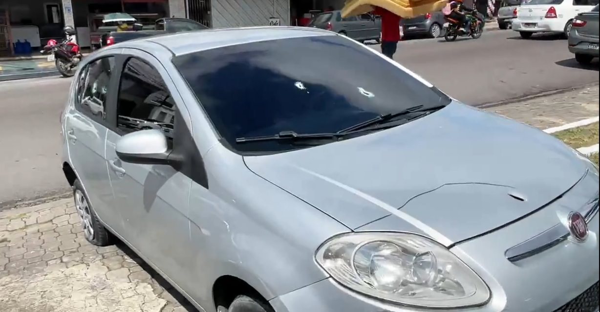 Assaltantes são perseguidos e trocam tiros com a polícia no Centro de Manaus