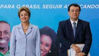 Vídeo: carro de som circula em Manaus ironizando Eduardo Braga: 'ele aumentou sua conta de energia'