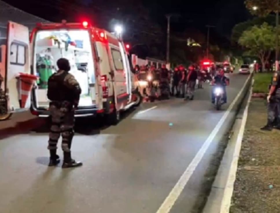 Policiais sofrem acidente