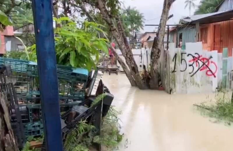Em dia de chuva, Manaus registra desabamentos e alagamentos