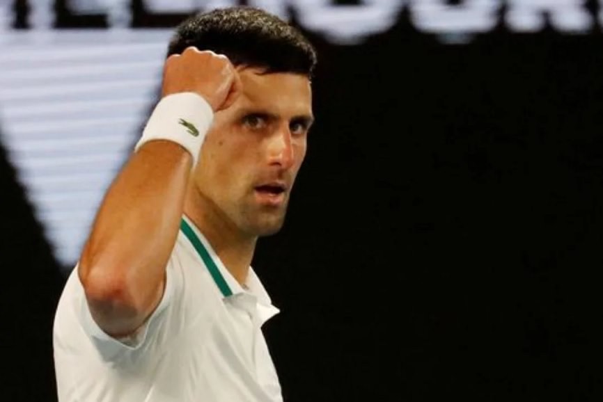 Espanha sugere que Djokovic se vacine contra a covid-19: 'dê exemplo'