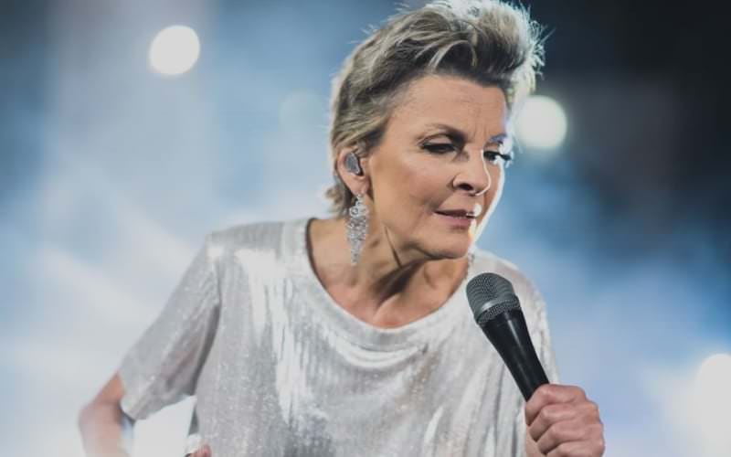 Aos 56 anos, morre cantora Ludmila Ferber, vítima de câncer