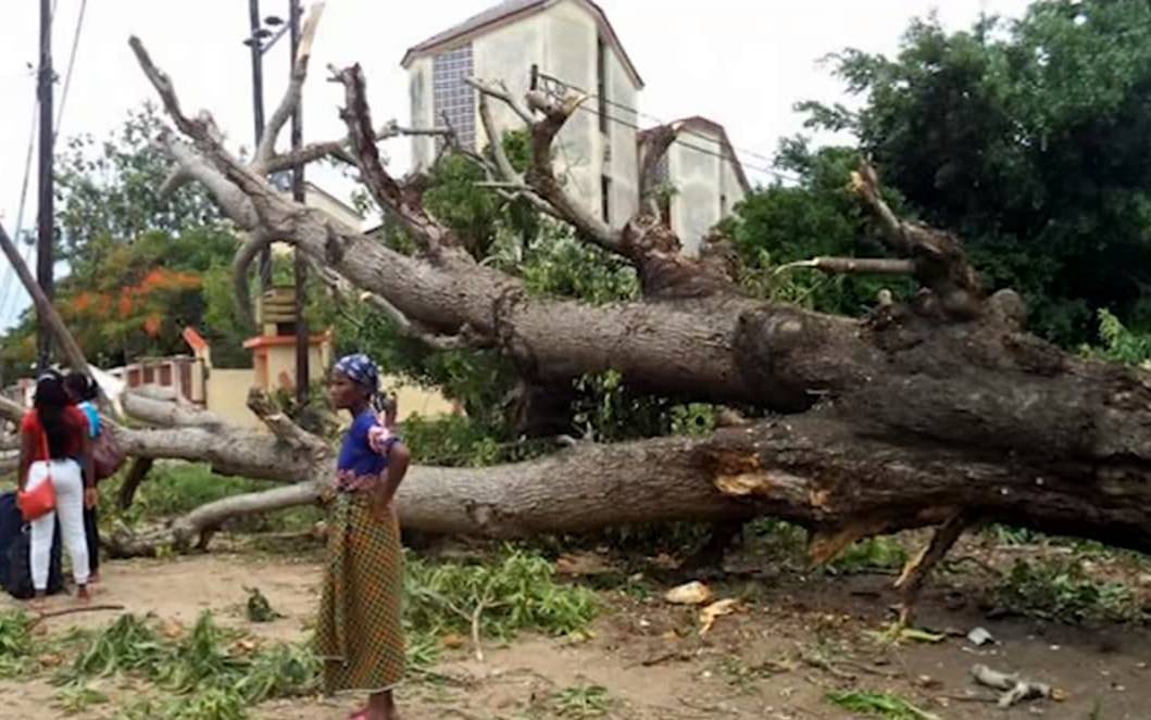 Tempestade tropical causa mortes e destruição em Moçambique