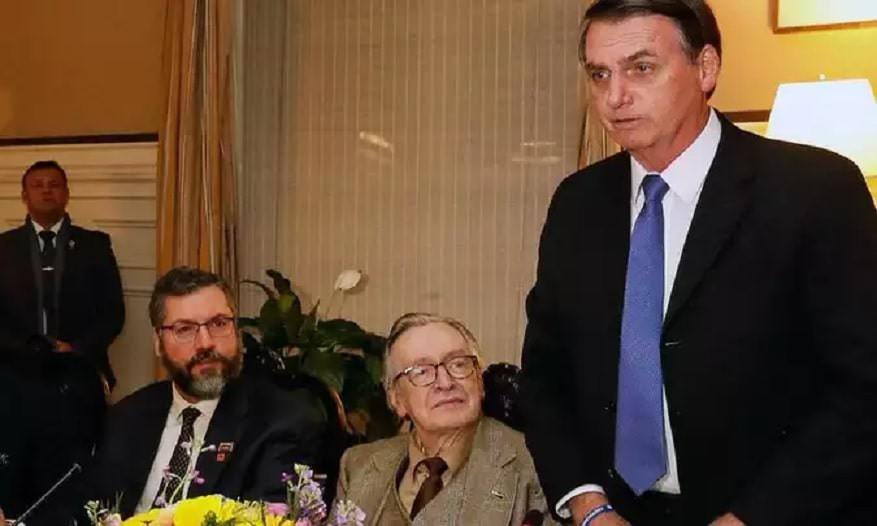 Morre 'ex-guru' de Bolsonaro, professor Olavo de Carvalho