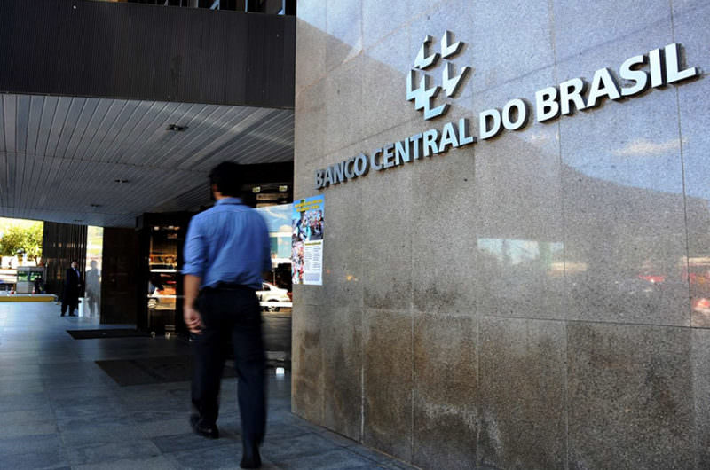 Servidores do Banco Central anunciam entrega de cargos e paralisação