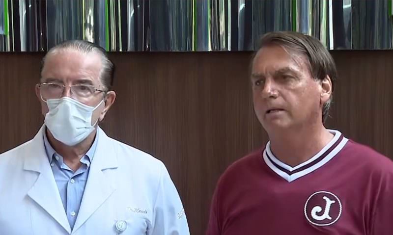 ‘Foi um camarão mal mastigado’, explica médico de Bolsonaro sobre internação