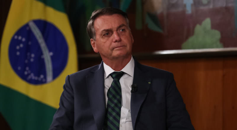 Bolsonaro diz que escolher entre ele e o PT 'não vai ser difícil'
