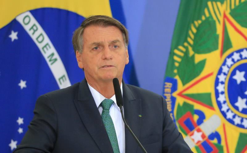 Bolsonaro anuncia que pretende aumentar o valor do Auxílio Gás
