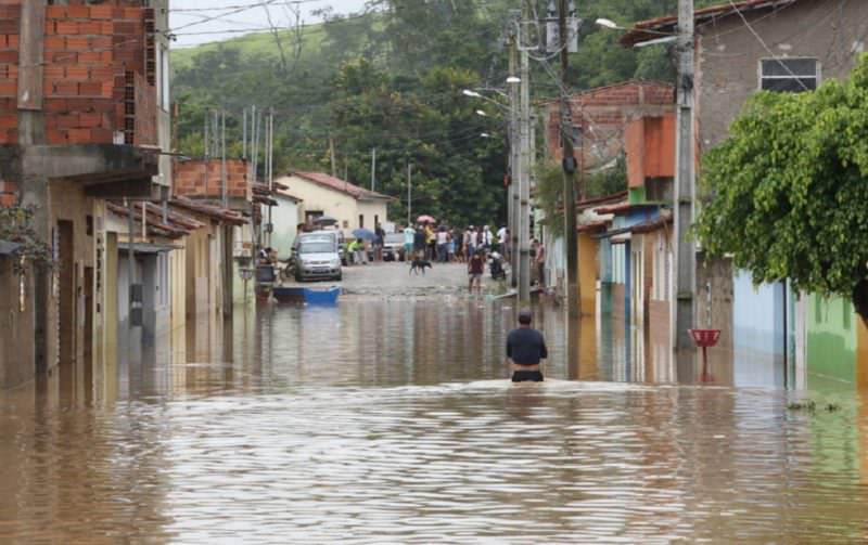 Minas Gerais soma 25 mortos e 45 mil desalojados devido às fortes chuvas