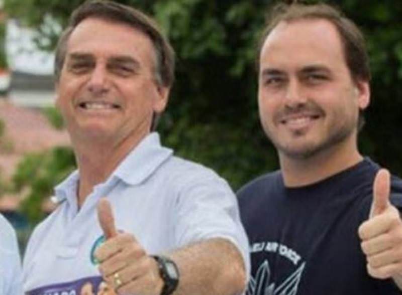 Bolsonaro escolhe Carlos para ser marqueteiro da campanha pela reeleição