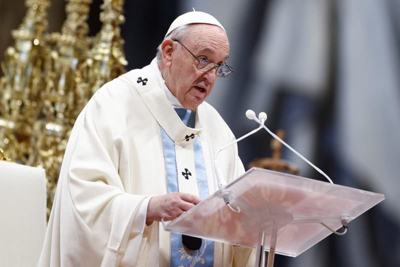 Papa defende mulheres e pede fim da violência em 1ª missa de 2022