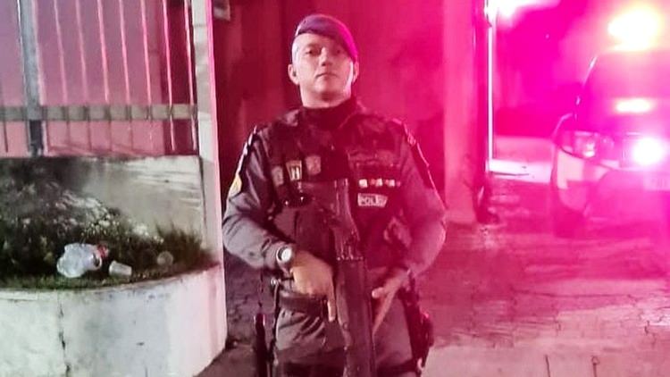 Policial baleado em troca de tiros com criminosos morre em Manaus