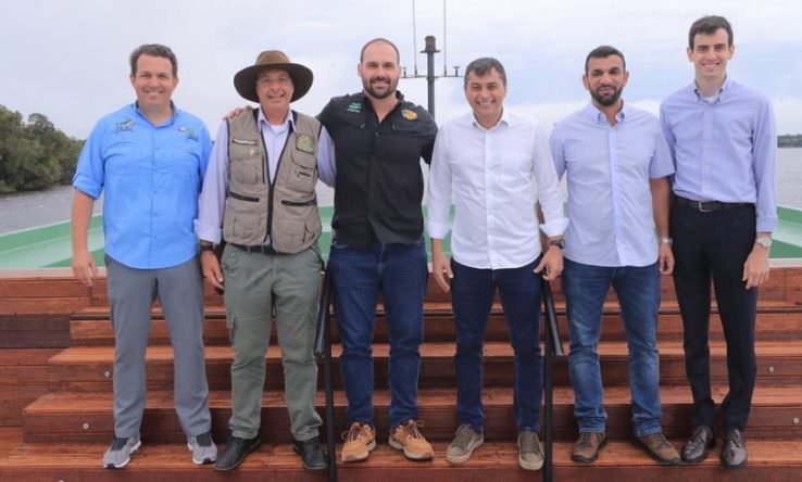 Wilson Lima, Eduardo Bolsonaro e ministro do Turismo entregam aeroporto de Barcelos