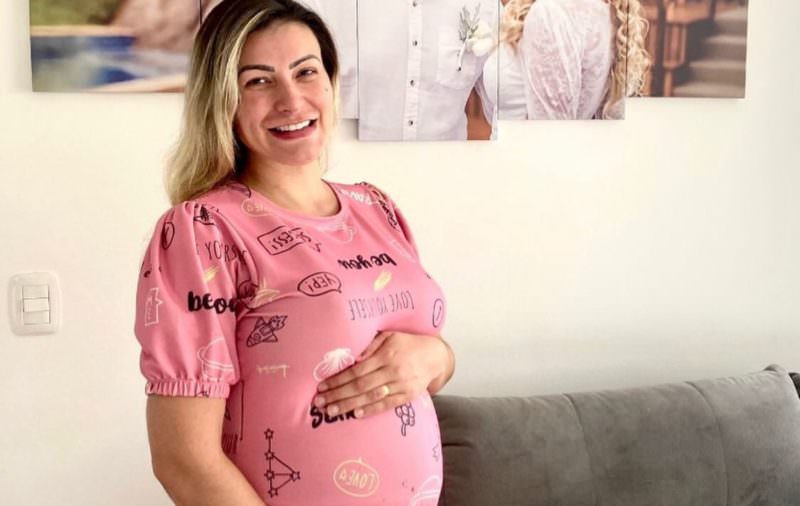 Andressa Urach é internada com contrações aos 8 meses de grávida