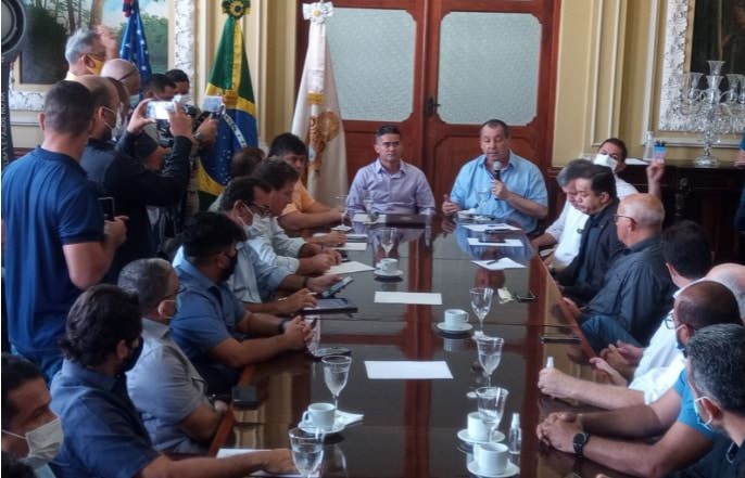 Políticos discutem plano de defesa do Amazonas contra redução do IPI