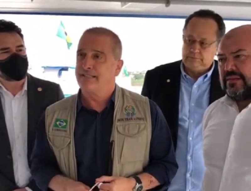 Em Manaus, ministro Onyx Lorenzoni entrega barcos para atender pensionistas do INSS