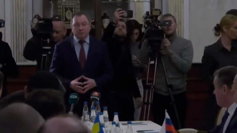 Rússia e Ucrânia fazem reunião diplomática para possível cessar-fogo
