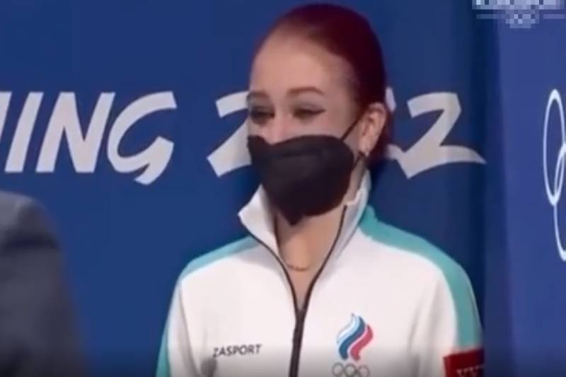 Patinadora russa dá chilique após ganhar medalha de prata: 'eu odeio esse esporte'