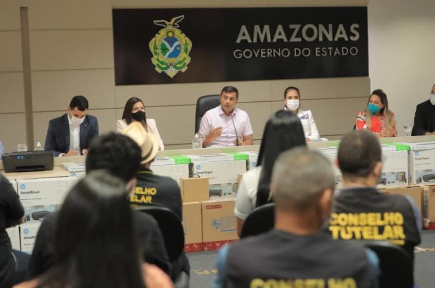 Wilson Lima investe R$ 180 mil nos Conselhos Tutelares de Manaus