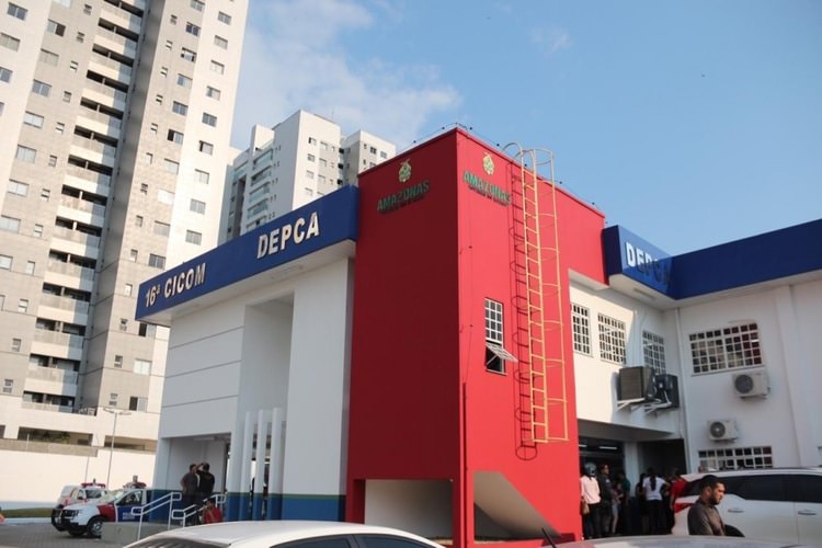 Mãe e padrasto são suspeitos de maus-tratos contra adolescente com deficiência em Manaus