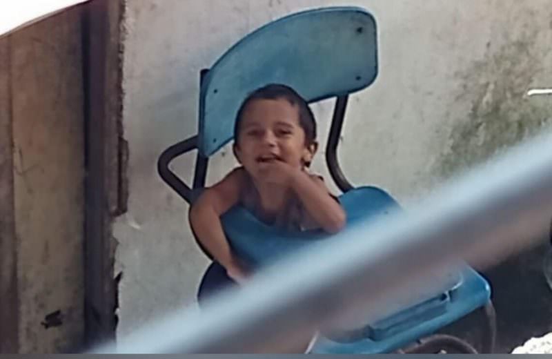 Justiça decreta prisão preventiva de mãe que bateu no filho até a morte por mexer em maquiagem