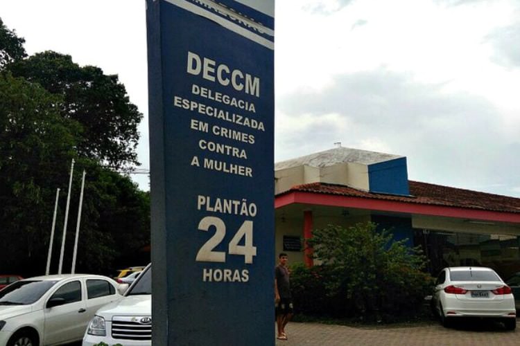 Amazonas não cumpre lei das delegacias da mulher 24h e apresenta dados questionáveis sobre proteção feminina
