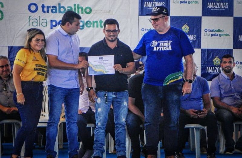 Governo entrega renovação de registro à casa agropecuária em Nhamundá