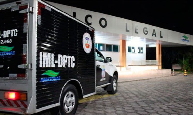 Mãe espanca criança até a morte por quebrar sua maquiagem