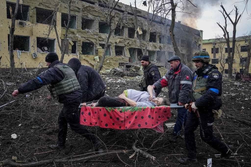 grávida ucraniana perde bebê em bombardeio