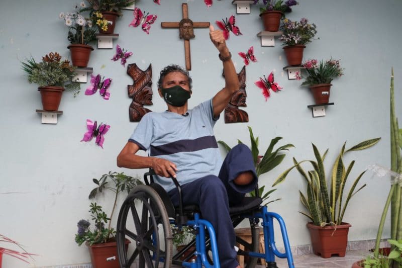 Governo do Amazonas beneficiou pessoas com deficiência com 1.147 cadeiras de rodas