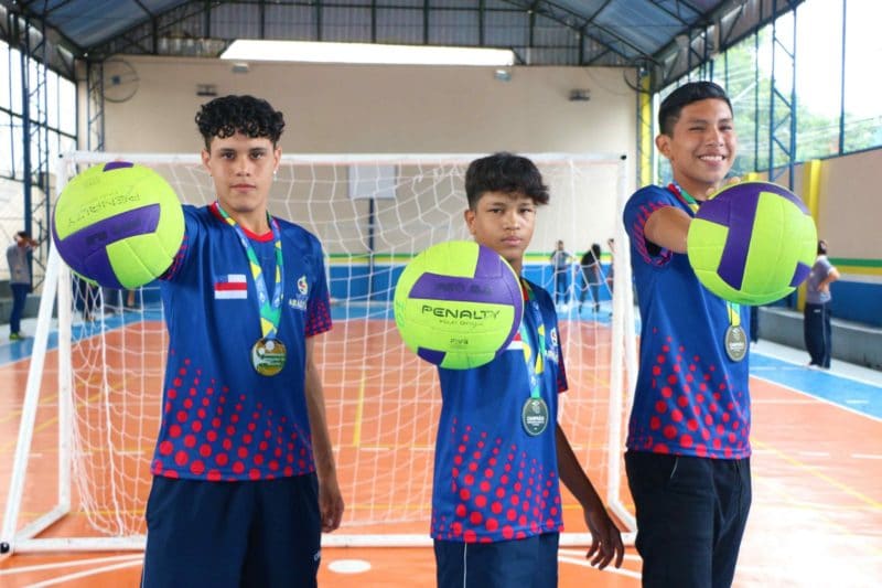 Integrantes da Seleção Amazonense de Vôlei, conquistam medalha em campeonato brasileiro