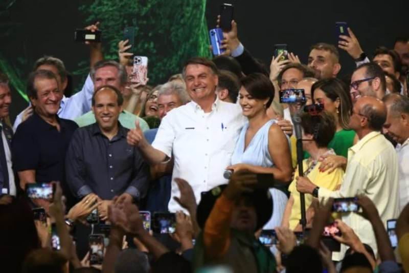Pré-campanha à reeleição de Bolsonaro ocorre de forma disfarçada durante evento do PL em Brasília
