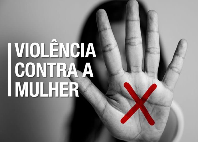 Bolsonaro sanciona lei que define verba para enfrentar violência contra mulher