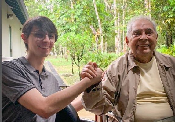 Amazonino anuncia filiação ao Cidadania e publica foto com Amom Mandel