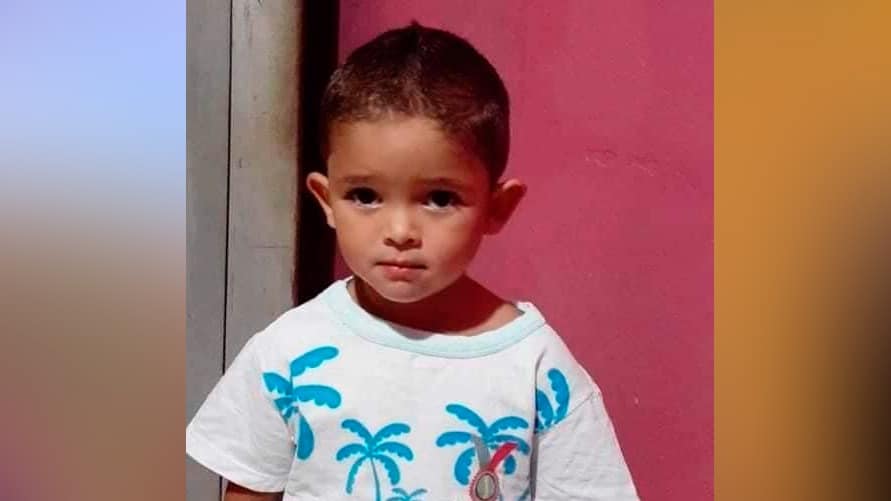 Vídeo: mãe de menino de 5 anos morto por crianças mostra corpo ao pai: ‘virou um anjinho’