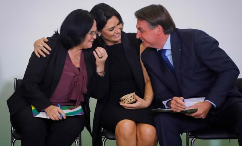 Bolsonaro unifica chapas no DF e Damares desiste de candidatura ao Senado