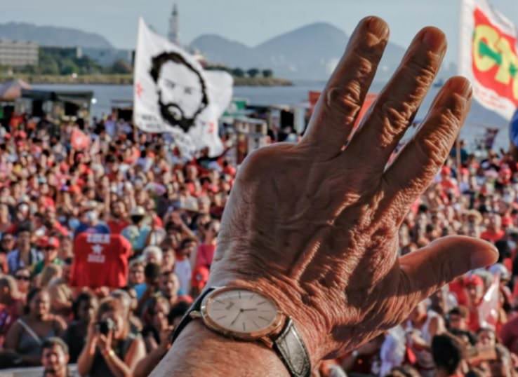 ‘Já paga metade da campanha’, diz Lula sobre relógio de R$ 80 mil